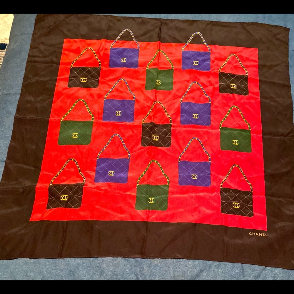 Vintage CHANEL silk scarf!